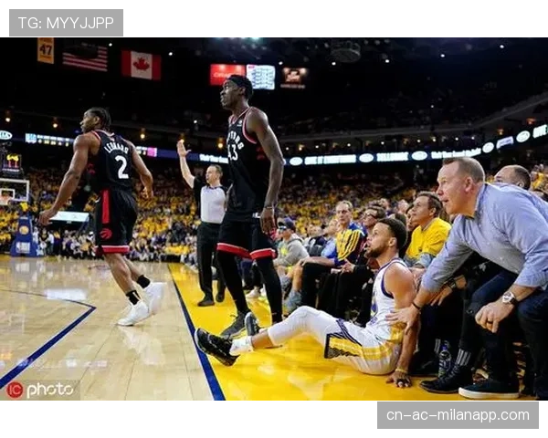 联盟裁判视频回放延迟管理与观众沟通策略，nba裁判看回放规则
